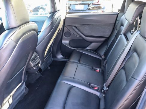 Used 2020 Tesla Model Y Long Range image 15