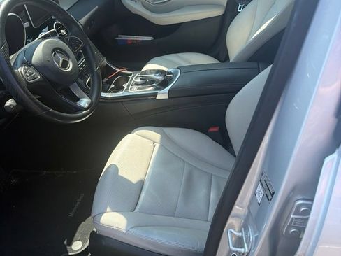 Used 2015 Mercedes-Benz C 300 Sedan image 9