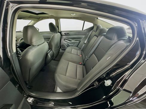 Used 2023 Nissan Altima 2.5 SV w/ SV Premium Package image 27