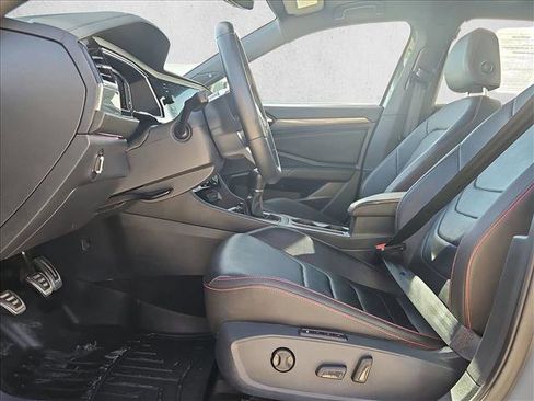 Used 2021 Volkswagen Jetta GLI Autobahn image 16