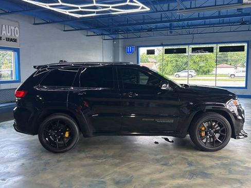 Used 2018 Jeep Grand Cherokee Trackhawk AWD/4WD image 8