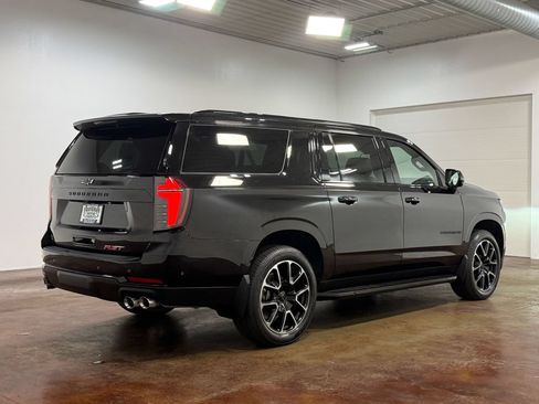 Used 2025 Chevrolet Suburban RST w/ Comfort Package AWD/4WD image 24