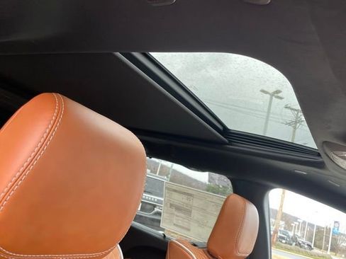 New 2026 Chrysler Pacifica Pinnacle image 30