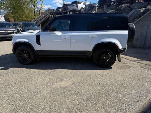 Used 2022 Land Rover Defender 110 AWD/4WD image 32