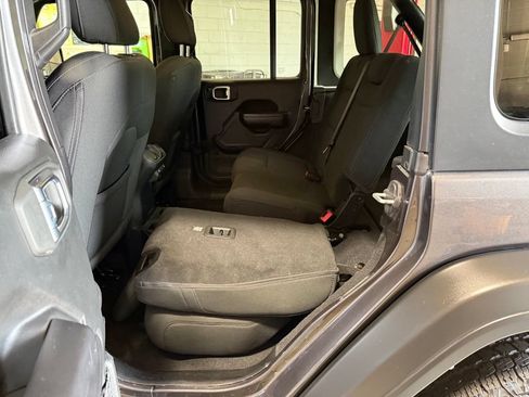 Used 2021 Jeep Wrangler Unlimited Sport AWD/4WD image 27
