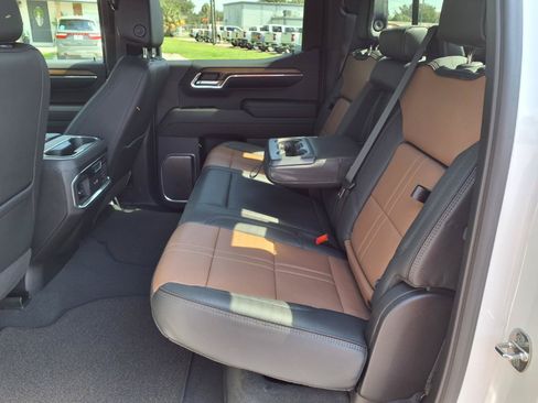 Certified 2024 Chevrolet Silverado 1500 High Country w/ Z71 Off-Road Package AWD/4WD image 16