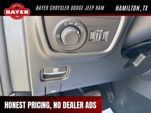 New 2025 Jeep Grand Cherokee L Laredo image 18