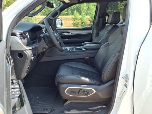New 2026 Jeep Grand Wagoneer Limited AWD/4WD image 14
