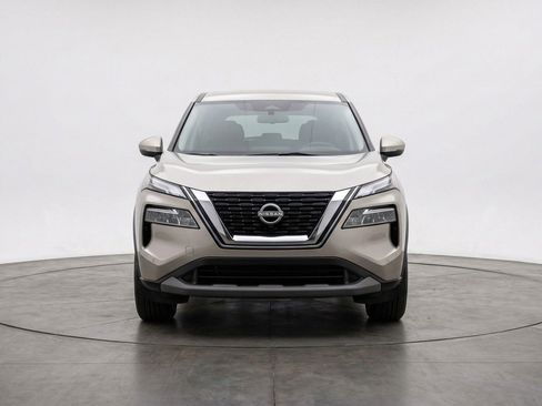 Used 2025 Nissan Rogue SV AWD/4WD image 2