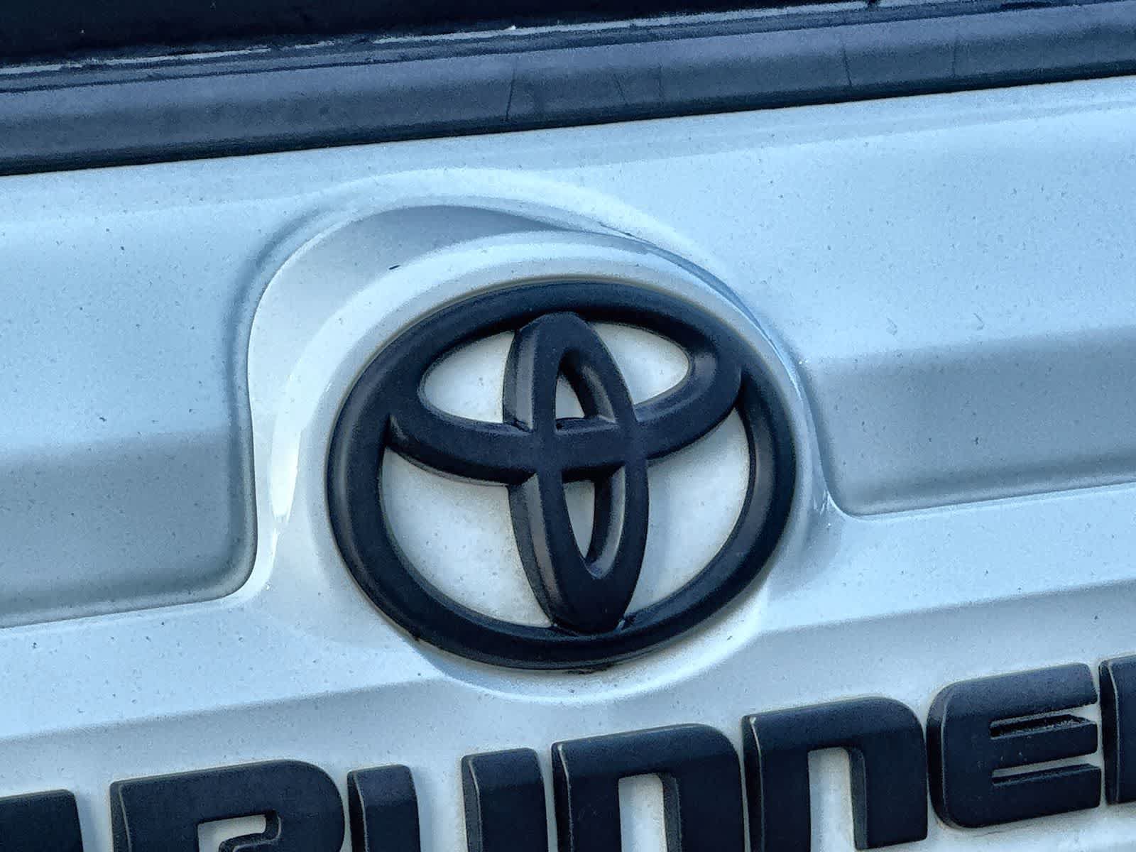 Used 2021 Toyota 4Runner SR5 Premium w/ Moonroof Package AWD/4WD image 15