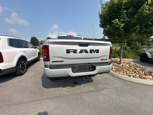 Used 2026 RAM 2500 Big Horn AWD/4WD image 30