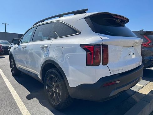 Certified 2023 Kia Sorento S w/ Panoramic Sunroof Package image 7