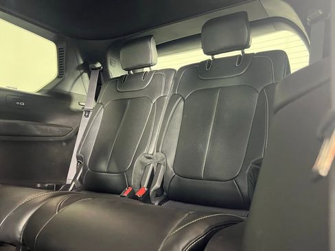 Used 2024 Jeep Grand Cherokee L Limited w/ Luxury Tech Group II image 23