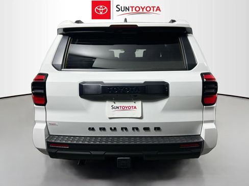 Used 2025 Toyota 4Runner SR5 image 5
