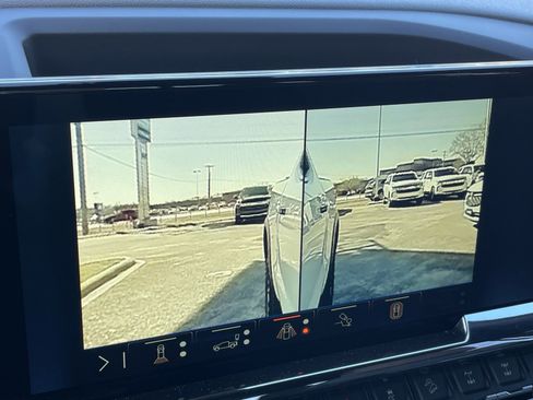 Used 2024 Chevrolet Silverado 1500 ZR2 image 10