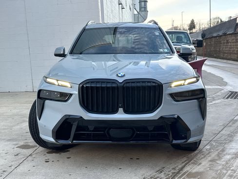 Certified 2023 BMW X7 xDrive40i w/ Executive Package image 2