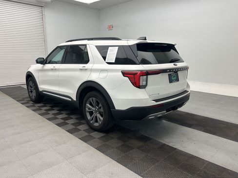 Used 2025 Ford Explorer Active w/ Active Comfort Package AWD/4WD image 3