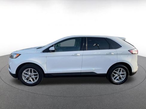 Used 2024 Ford Edge SEL image 9