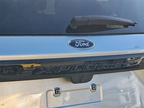 Used 2024 Ford Explorer ST-Line w/ Class IV Trailer Tow Package image 31