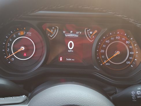 Used 2025 Jeep Wrangler Sport AWD/4WD image 17