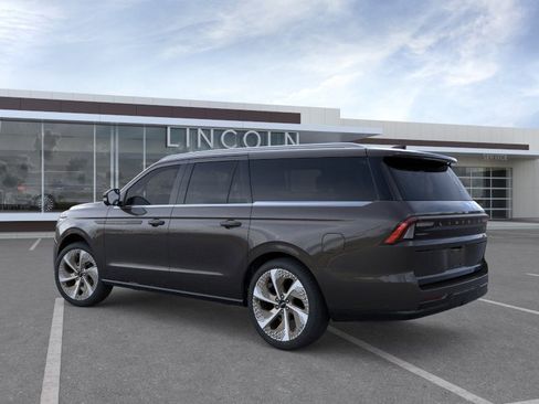New 2026 Lincoln Navigator L Black Label AWD/4WD image 4
