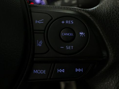 Used 2022 Toyota RAV4 LE FWD image 20