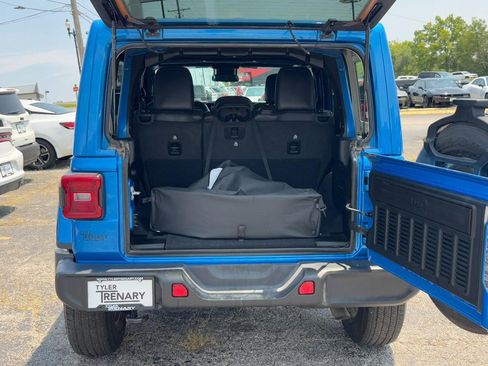 Used 2024 Jeep Wrangler Unlimited Sahara AWD/4WD image 6