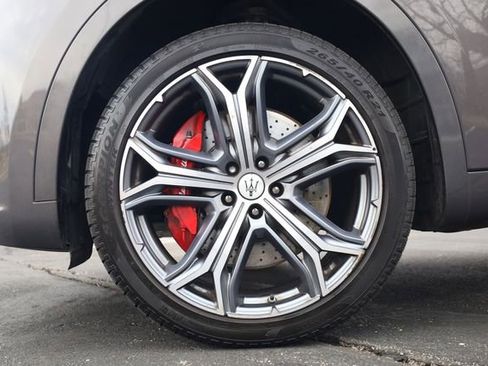 Used 2022 Maserati Levante Modena image 8