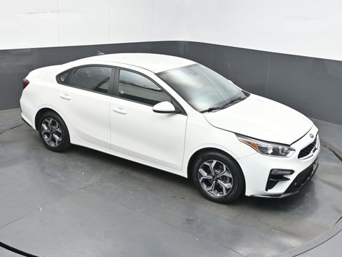 Used 2021 Kia Forte LXS FWD image 29