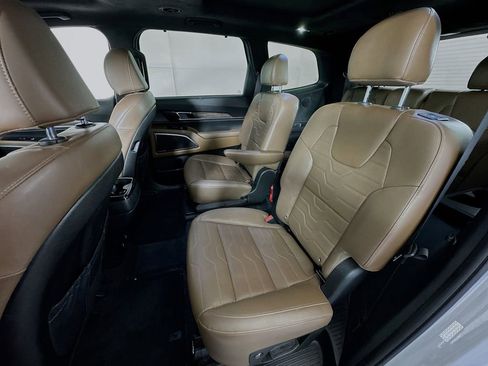 Used 2022 Kia Telluride SX w/ SX Prestige Package AWD/4WD image 26