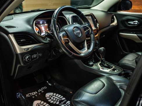 Used 2018 Jeep Cherokee Limited image 8