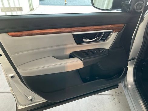 Used 2021 Honda CR-V Touring image 5