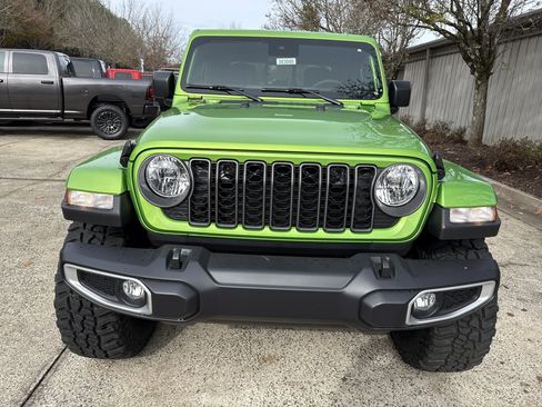 New 2025 Jeep Gladiator Sport w/ Premium Package image 2