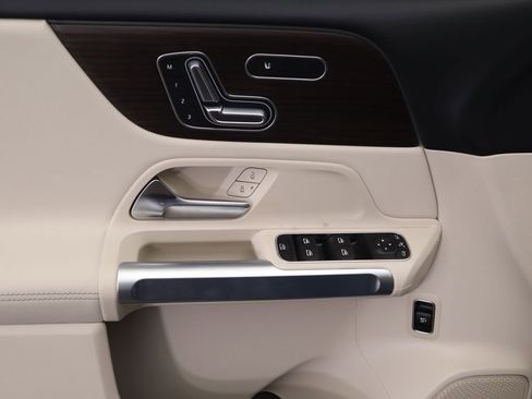 New 2026 Mercedes-Benz GLB 250 image 25