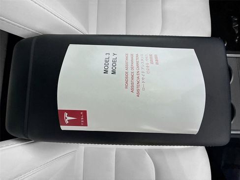 Used 2021 Tesla Model Y Performance image 23