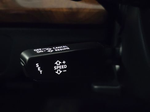 Used 2018 Audi Q5 2.0T Premium Plus w/ Premium Plus Package image 45