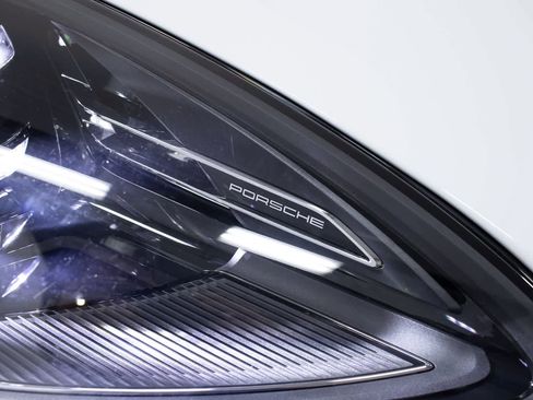 Certified 2026 Porsche Macan AWD/4WD image 16