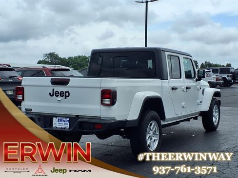 Certified 2023 Jeep Gladiator Sport image 3