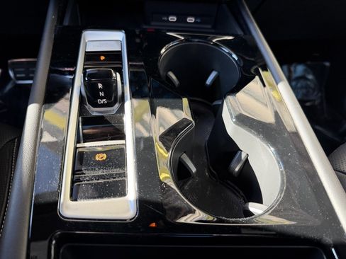 Used 2024 Volkswagen Atlas Cross Sport SEL R-Line w/ Adventure Package image 27