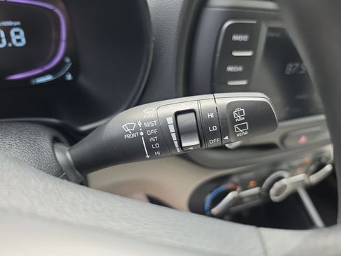 Certified 2025 Kia Soul LX w/ LX Technology Package FWD image 21