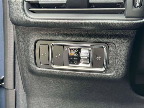 Used 2022 Lincoln Corsair AWD w/ Premium Package image 21