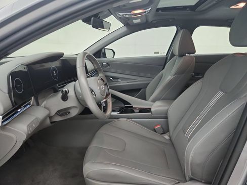 Used 2025 Hyundai Elantra SEL FWD image 20