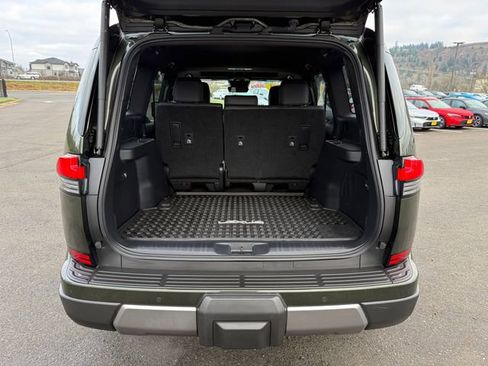 Used 2024 Lexus GX 550 image 15