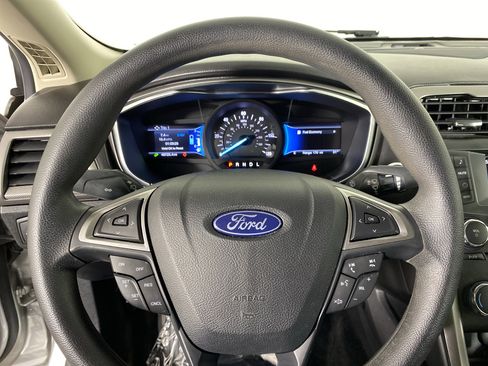 Used 2018 Ford Fusion S image 20