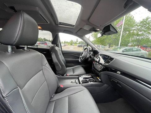 Used 2022 Honda Pilot Touring image 3