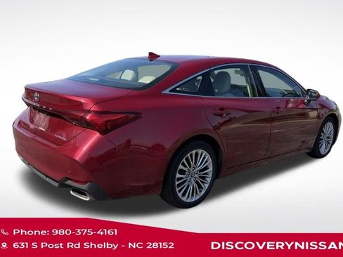 Used 2019 Toyota Avalon Limited FWD image 3