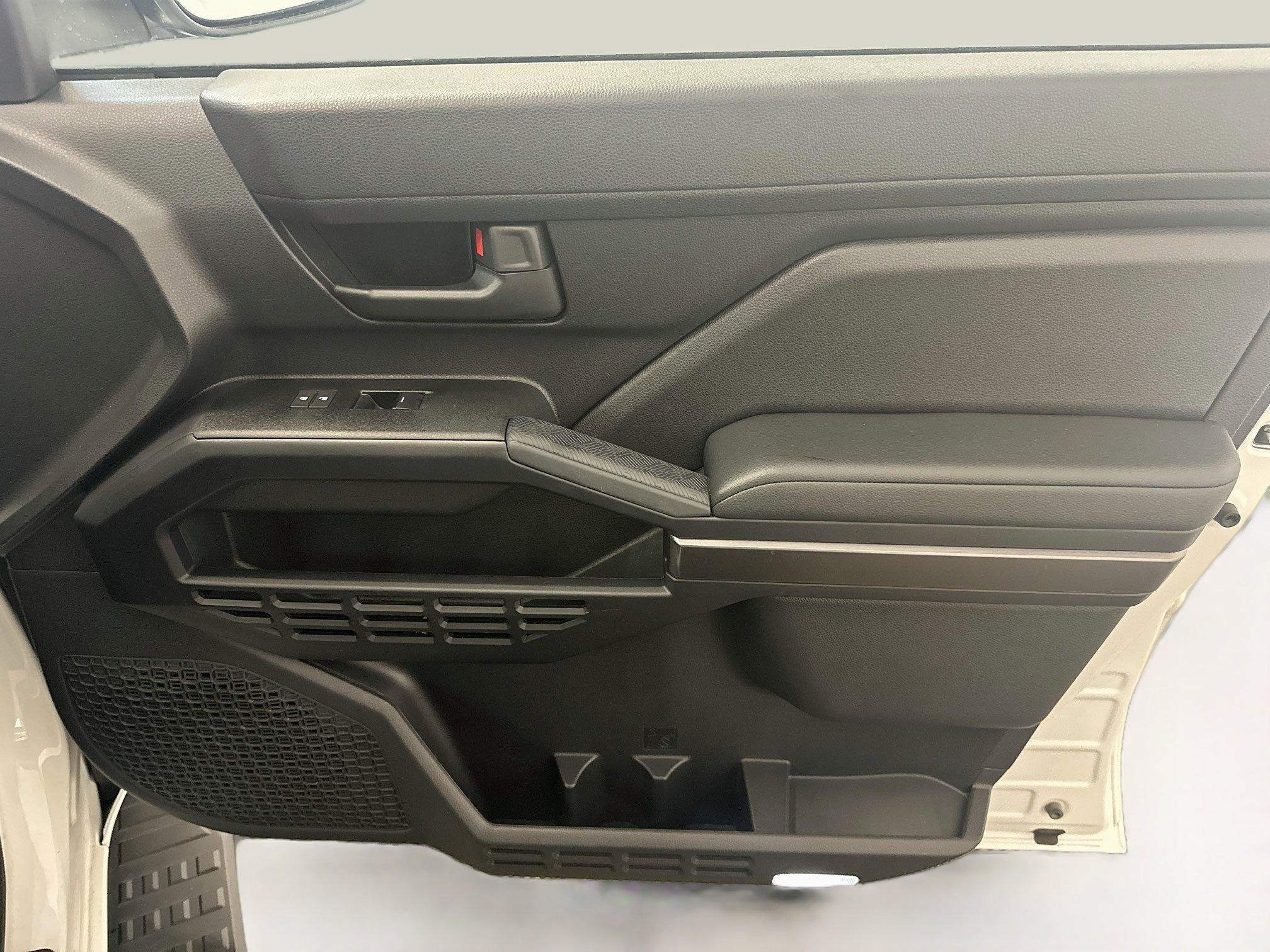 Used 2025 Toyota 4Runner SR5 AWD/4WD image 33
