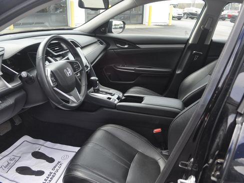 Used 2017 Honda Civic Touring image 15