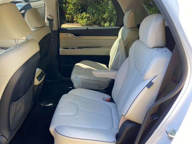 Used 2024 Hyundai Palisade Limited AWD/4WD image 6