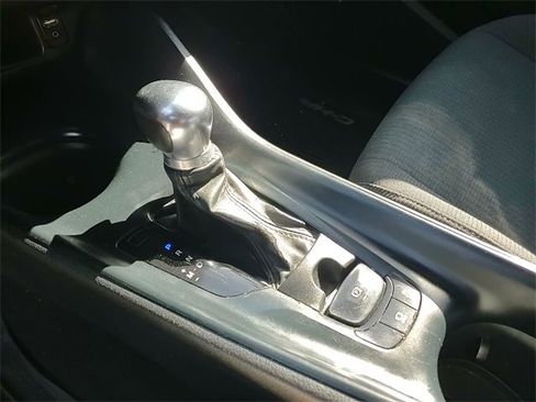 Used 2019 Toyota C-HR LE image 19